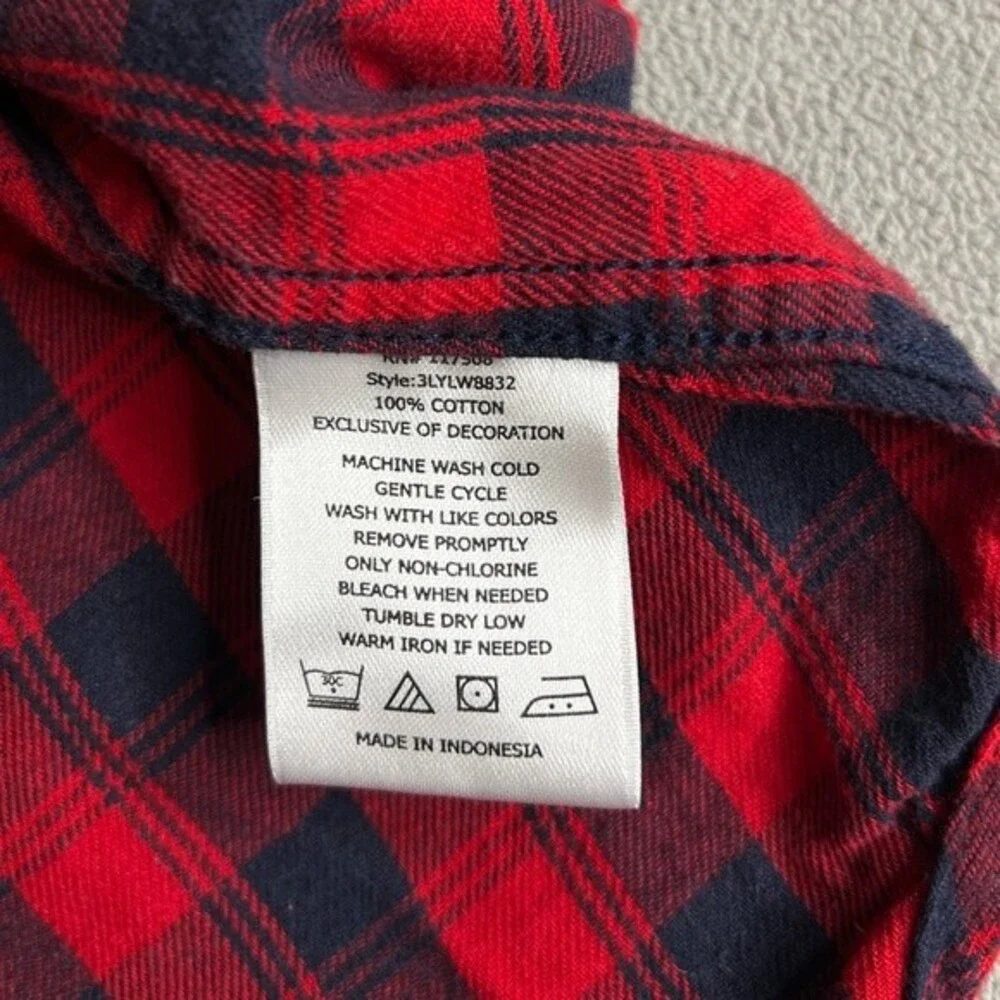 Men's Levi's Red and Black Plaid Flannel Button-up Shirt Size Medium